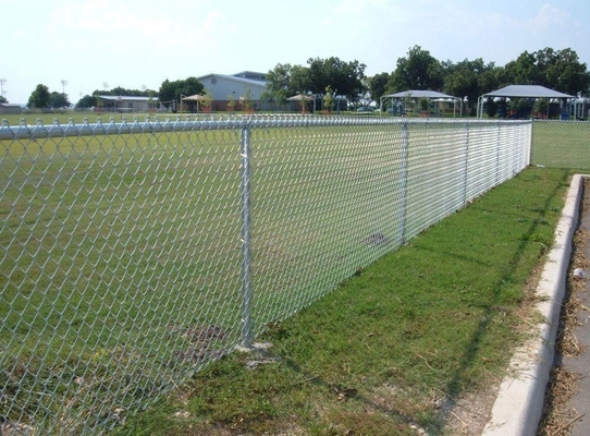 commercial galvanized iron wire Mesh pvc coated garden diamond fencing